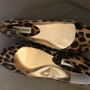 Steve Madden Leopard Flats Size 8.5